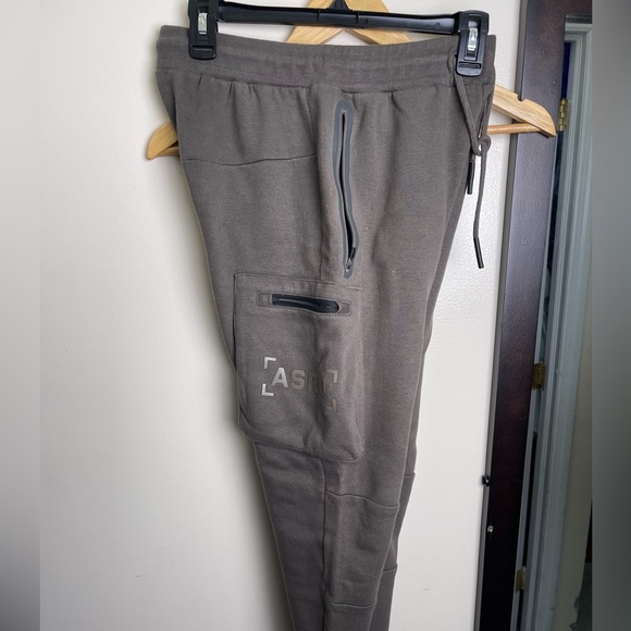 ASRV 0400. Core Division Cargo Zip Jogger - color Deep Taupe size xs men’s used - Picture 4 of 9